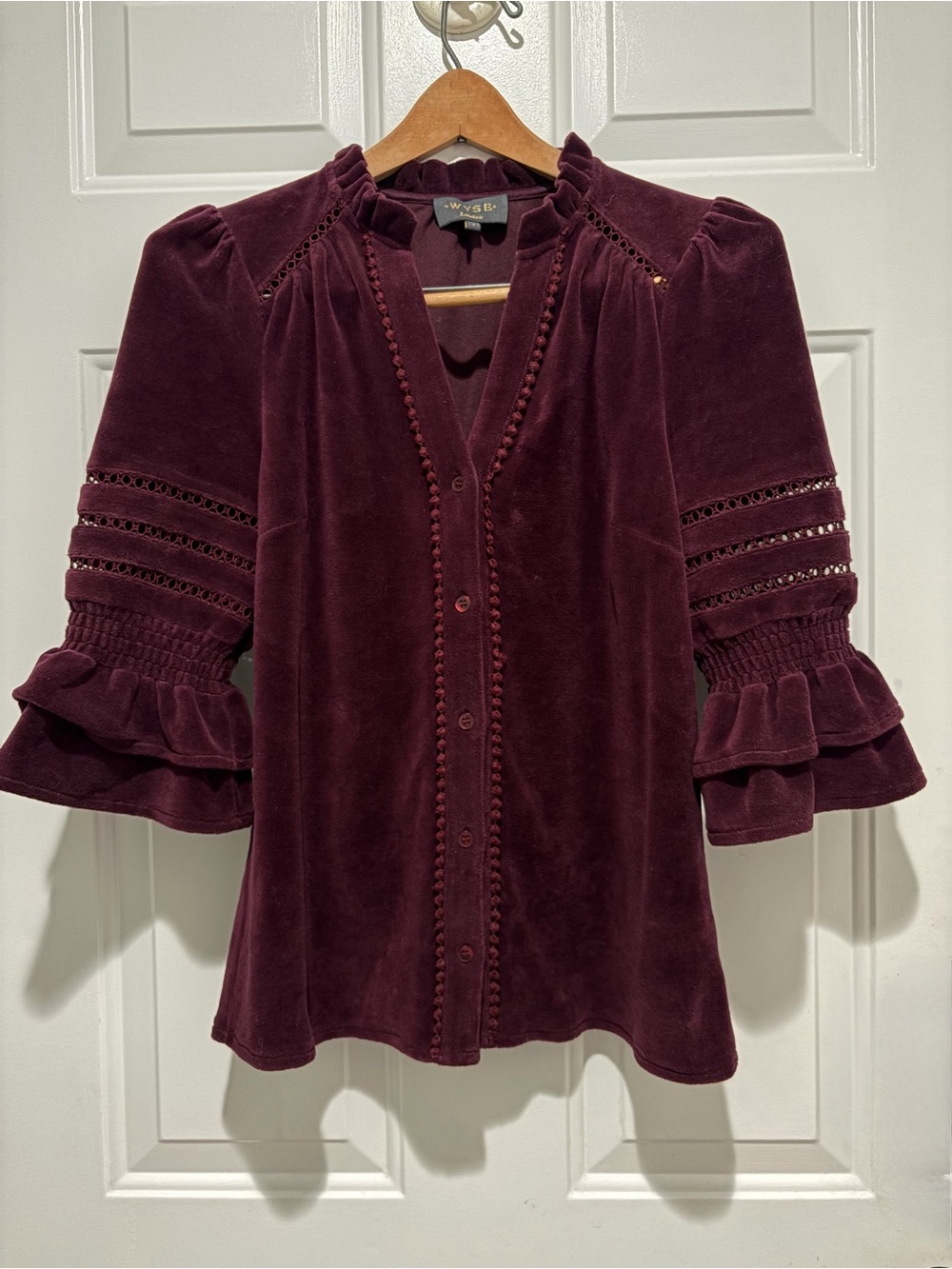 WYSE Burgundy Velvet Button-Front Ruffle Sleeve Blouse, size 1 (US 4)
